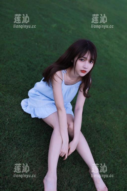 克拉女神 - 探索宋智珍的白衬衫魅力，网盘写真作品让你眼前一亮！
