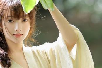 克拉女神 - 福利不断！宋黛眼镜图包新鲜出炉，带你感受真实的她！