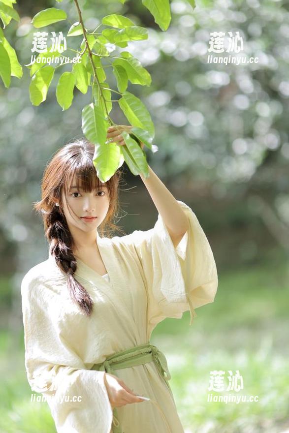克拉女神 - 福利不断！宋黛眼镜图包新鲜出炉，带你感受真实的她！