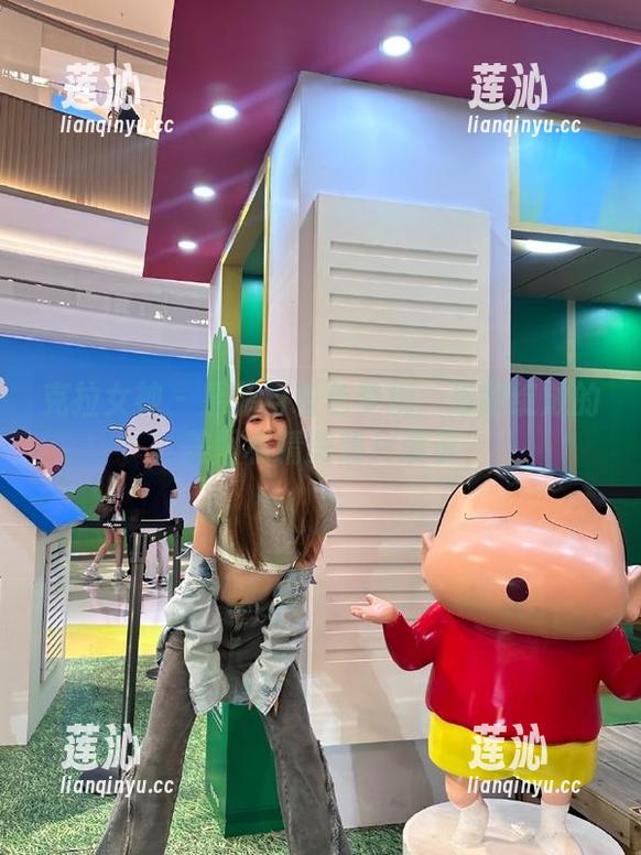 克拉女神 - 慕菲与粉色梦境：恣意绽放的美图和精美照片展示