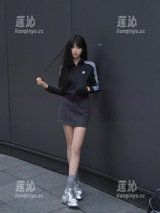 克拉女神 - 夏天的热浪：江琴私房泳衣图片演绎无尽魅力