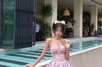 克拉女神 - 大开眼界！珊珊短裙写真集更新，真是为短裙的风采增添了一笔浓厚的色彩！