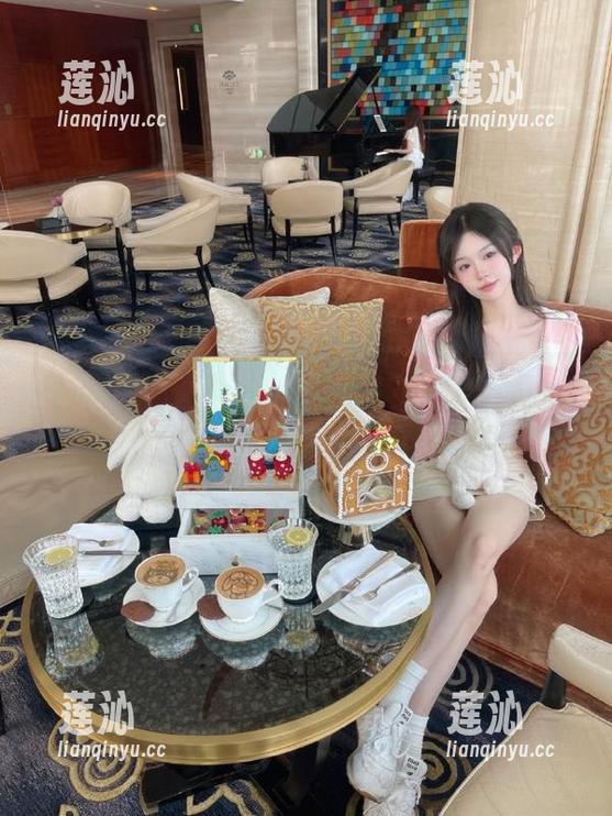 克拉女神 - 寻找盈盈长腿的艺术图库：独特的写真作品为你展示无限灵感！