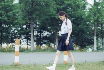 克拉女神 - 芝月私房短裤写真图片，诠释青春与活力的无限可能