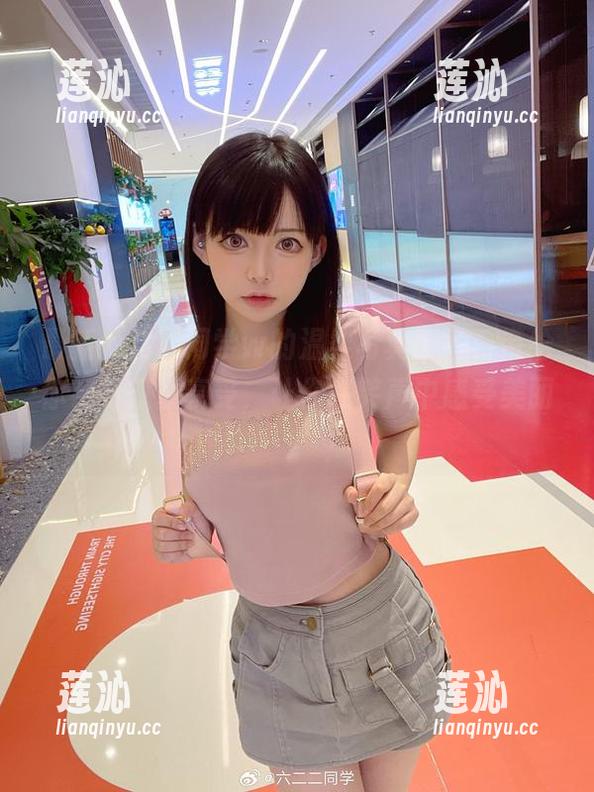 最新六二二同学w的温柔写真图片，带给你视听双重享受，让你在笑声中感受美丽！