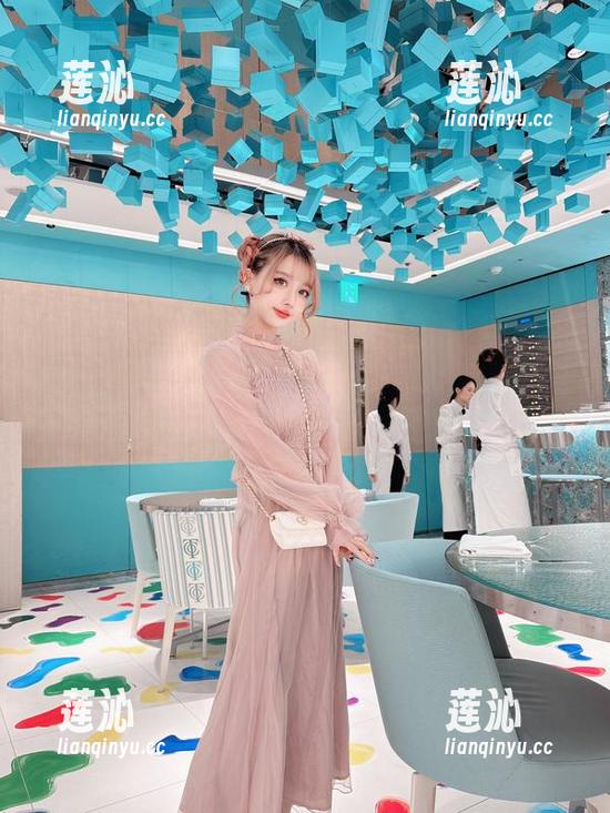 冲田凛花rinka牛仔裤写真集：免费下载珍藏她的时尚瞬间