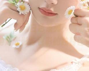 初夏女神 - 双双白色系列，高清原图展现她对光影与色彩的独特诠释
