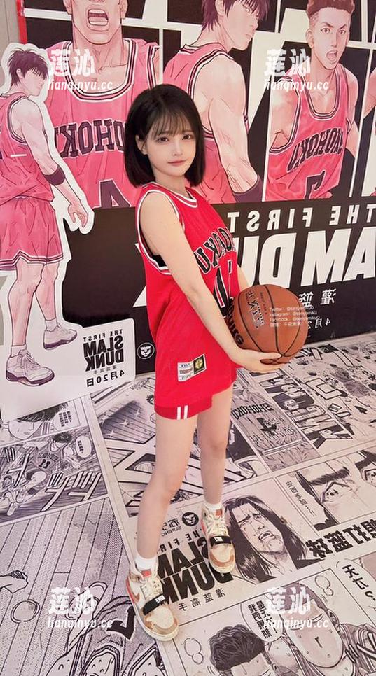 舒适的油亮风格，千夜未来写真集更新，带你领略不一样的视觉盛宴！
