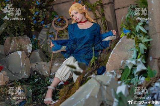 直击心灵的摄影作品，《大摆锤2》原图让你领略“咬一口兔娘”的艺术魅力，绝对不容错过。