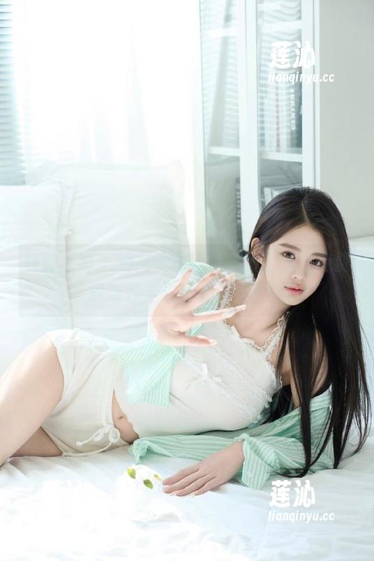 唐韵写真 - 娜娜学妹新作美图上线，免费下载带你走进她的精彩世界！