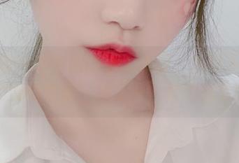 发现啾小妍学姐的迷人美图，免费下载她的原创作品，感受不一样的魅力！