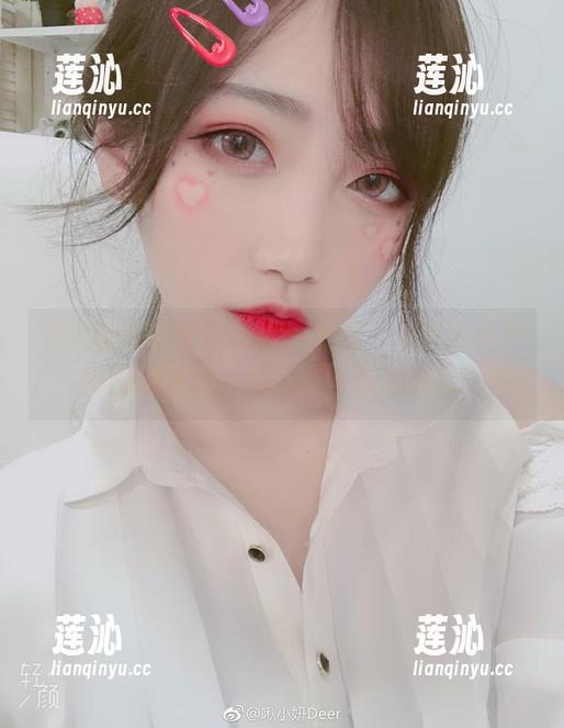 发现啾小妍学姐的迷人美图，免费下载她的原创作品，感受不一样的魅力！