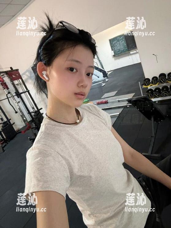 喵糖映画 - 高清资源新番：蠢沫沫的雷姆兔女郎写真，绝对让你大跌眼镜！