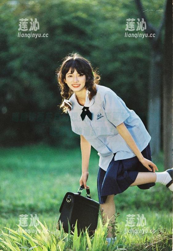 喵糖映画蓝色幻想美图全新更新，带你领略夏日的清新魅力！