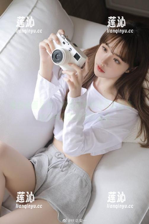喵糖映画呈现：浪漫吊带纱裙写真图集，时尚与梦幻的完美结合