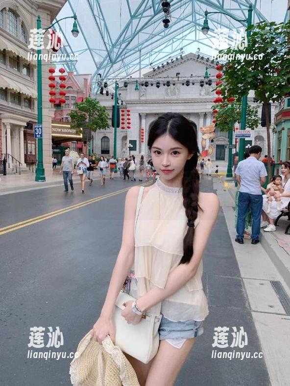 嗲囡囡 - 定制泳装作品背后的故事：一段关于仓井优香与夏季幻想的美丽旅程