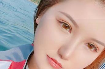 天台上的夏鸽鸽不想起床：私房美图中展现无限创意与风格