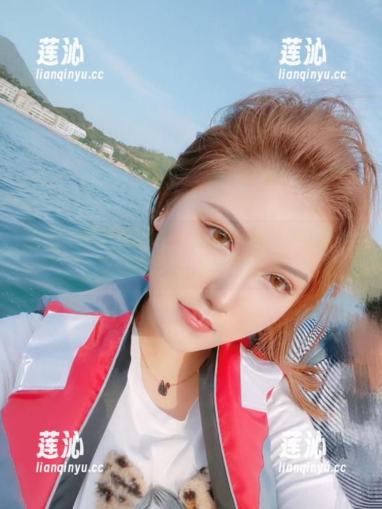 天台上的夏鸽鸽不想起床：私房美图中展现无限创意与风格