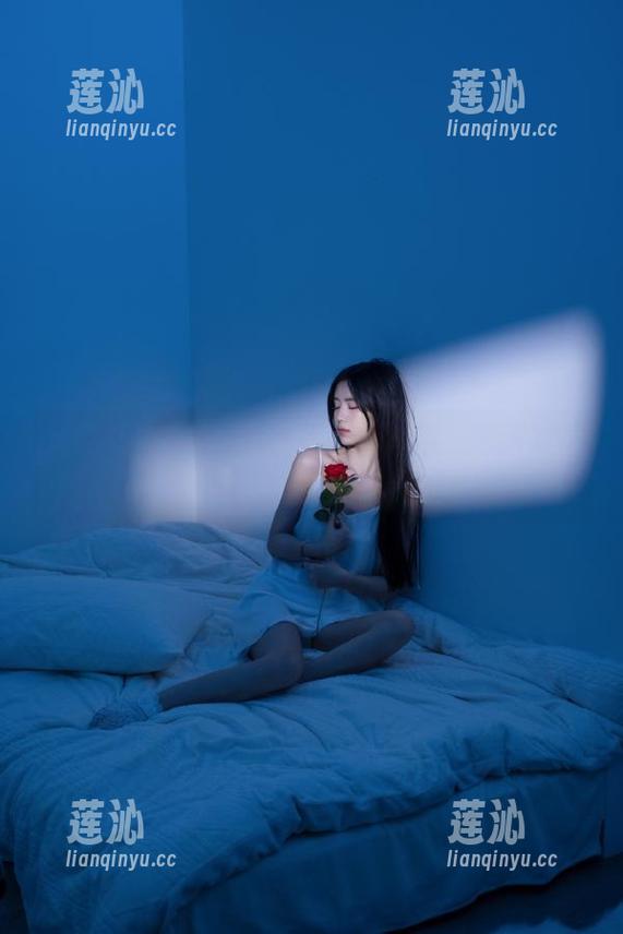 头条女神 - 凯竹性感拳击花絮：充满力量与美感的图片合集放送