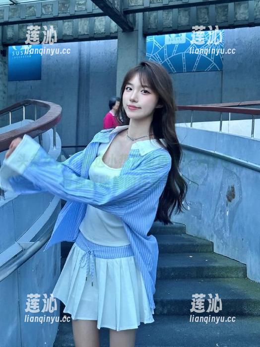 头条女神 - 精选小热巴粉色写真实图包，带你领略她的优雅与甜美