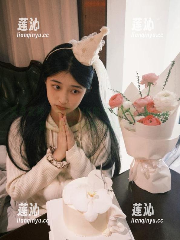 头条女神 - 张蓝欣JK的私人映像，私房图集展现她独特的风格与气质