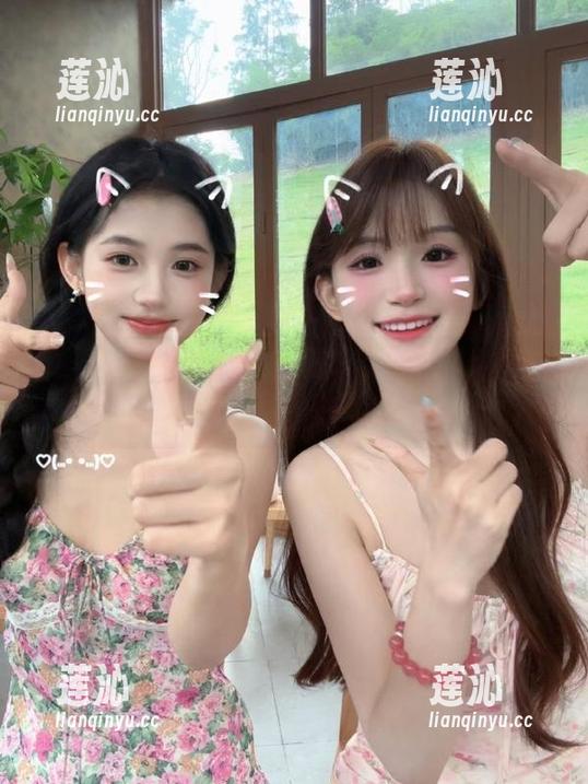 头条女神 - 李丽莎最美球媛健身辣妹图包，尽享时尚写真资源的魅力！