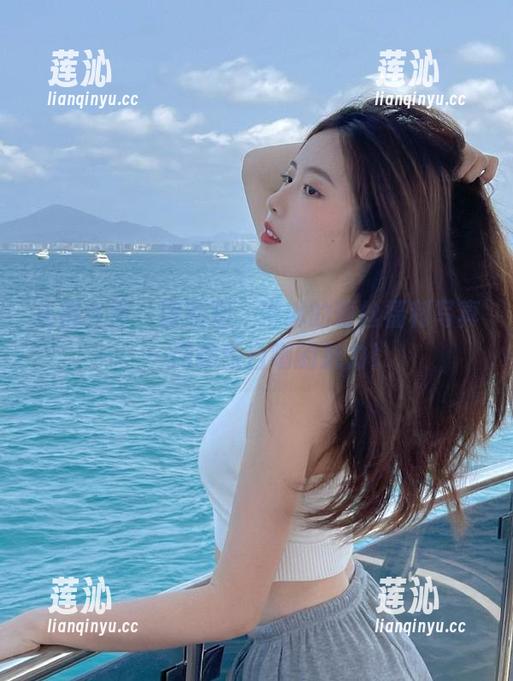 头条女神 - 冒险吧，琳琳的蕾丝福利写真，一同探索自嘲的魅力！