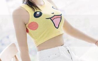头条女神 - 欣赏莫小希礼服合集，每一张照片都散发自信气息