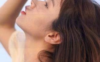 头条女神 - 蔡老师黑丝图片精选，展现独特风格与个性魅力