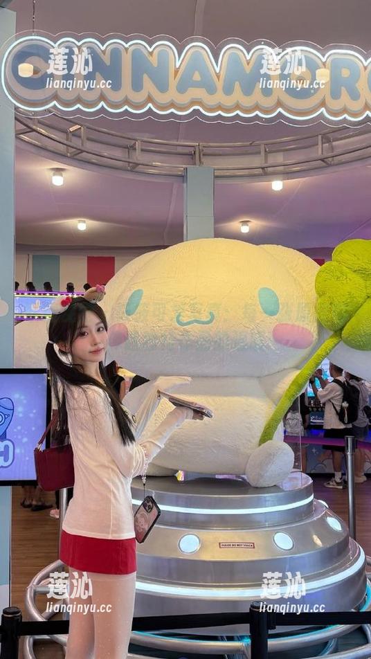 妖精视觉 - 筱筱可爱写真：每一张原图都传递独特作品的温暖