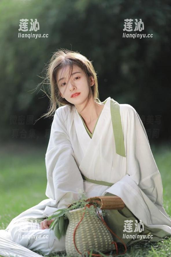 微密圈 - “姐姐Lalion豹纹黑丝”绝美写真合集，精选每一帧让你舔屏的心动瞬间