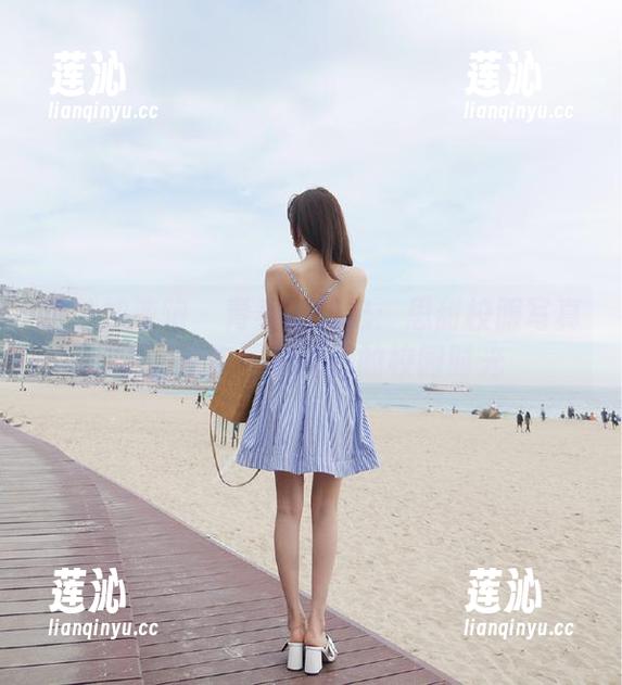 学妹加速跑 - 青春的印记：思甜校服写真美图带你回到无忧的校园时光