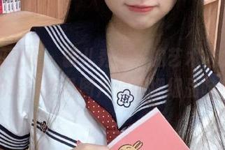 学妹加速跑 - 敏儿秀腿中的艺术魅力，她的最新作品图片值得细细品味！