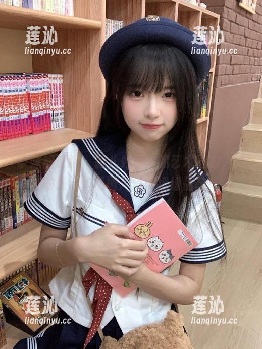 学妹加速跑 - 敏儿秀腿中的艺术魅力，她的最新作品图片值得细细品味！
