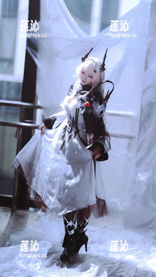 免费获取宫本桜的《柴郡旗袍音乐绚烂CaitSith》写真，感受音乐与美的绝妙结合！