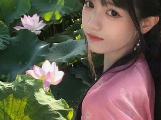 微密圈 - 小优优子的车内豹纹写真套图，涌动着青春气息与无限创意的灵感