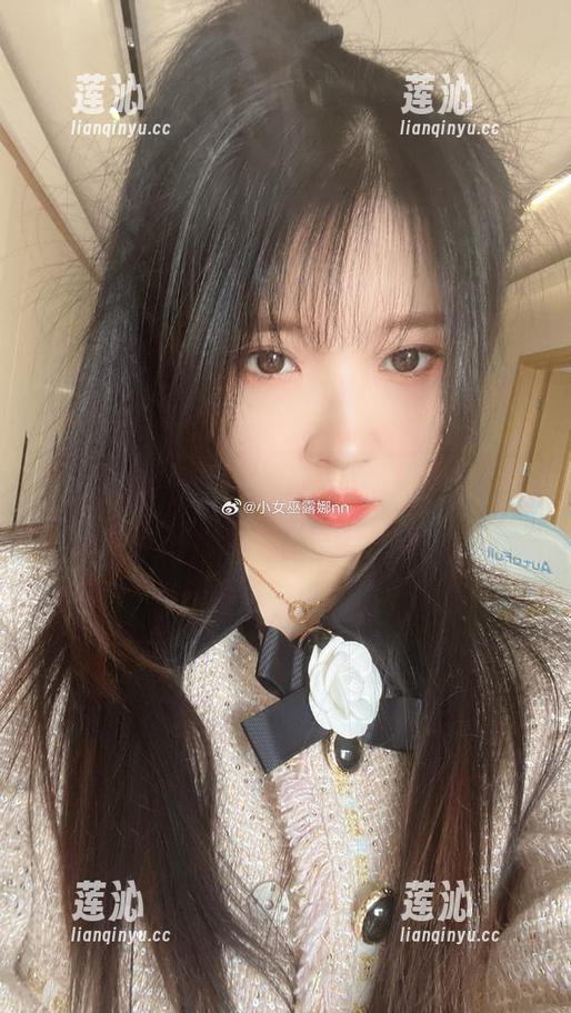 最新发现！小女巫露娜老师的唯美写真图片，瞬间捕获你的心！