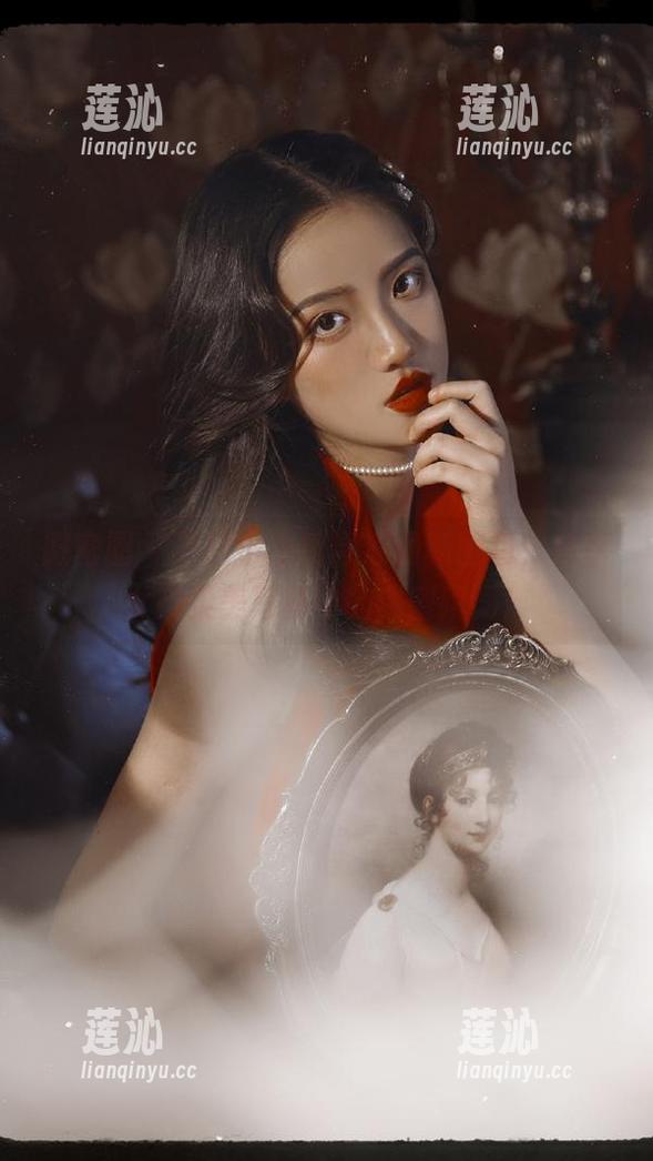 微密圈 - 下载小玉吃果冻最新图包，尽享女孩柔美写真中的甜蜜瞬间！
