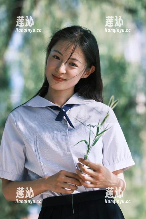 少女秩序 - 小满的纯白旅程：整套写真全集原图展现甜美与纯真