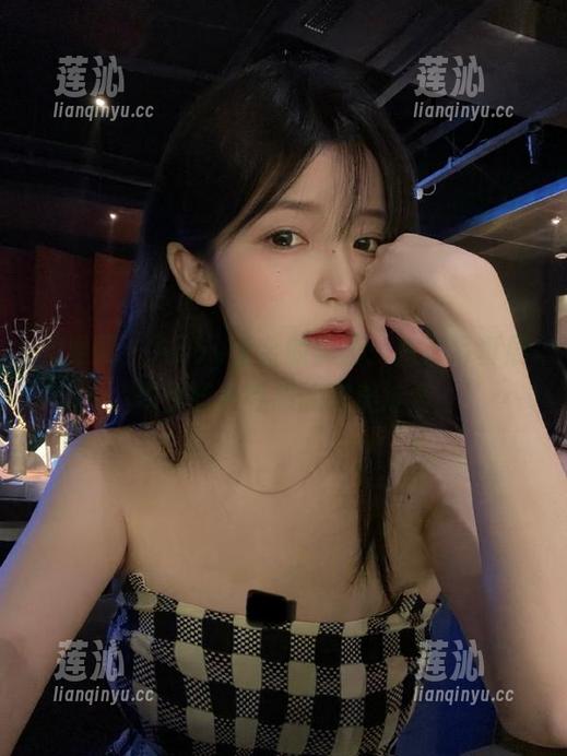尤果网 - Abby金金的美脚：高清写真展现优雅与性感的完美结合