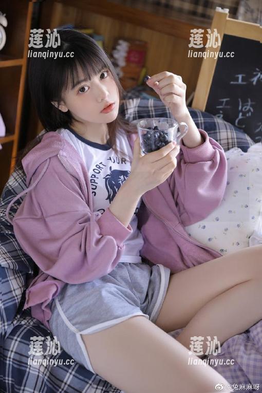 尤果网 - 不容错过的于梓馨黑丝美图，免费获取精美写真！