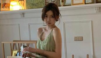 尤果网 - 高清美图观看：佟蔓穿水手服，宛如海洋中的精灵