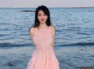 尤果网 - 快来欣赏刘姗姗最新制服套图，感受百变魅力和精彩瞬间！