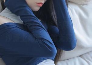 尤果网 - 观看徐梓伊泳衣原图，体验阳光沙滩上她散发的无穷魅力