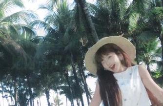 尤果网 - 精选曼曼的温柔写真原图，展现她内心深处的柔软与美丽