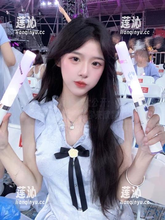 尤果网 - 棉袜写真集大公开：李颜儿分享的甜美瞬间等你来欣赏！