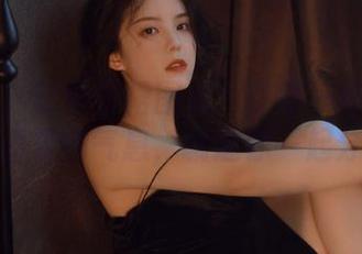 尤果网 - 王莹短裙图集：在每一帧中传达出春夏的气息，诚邀你一起分享