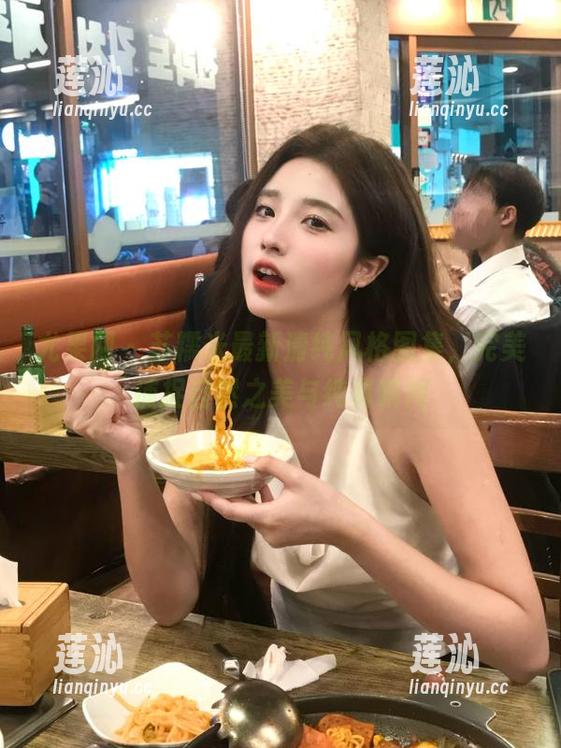 尤果网 - 苏糯米最新清纯风格图集，完美捕捉自然之美与纯真瞬间