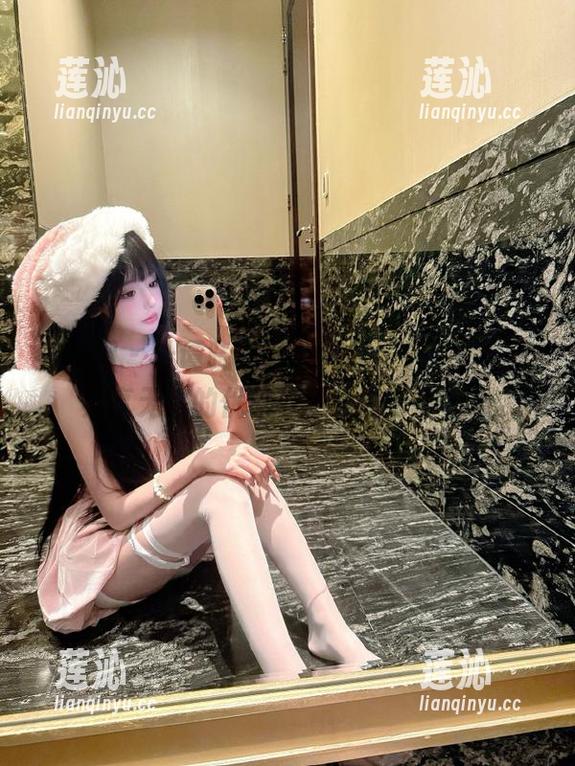 尤果网 - 让谭晓彤女仆全套图包陪伴你，共享无暇的优雅与独特的艺术视野
