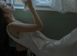 尤果网 - 不只是泳池！赵雪新作品更新，泳姿优雅满足你的视觉需求！